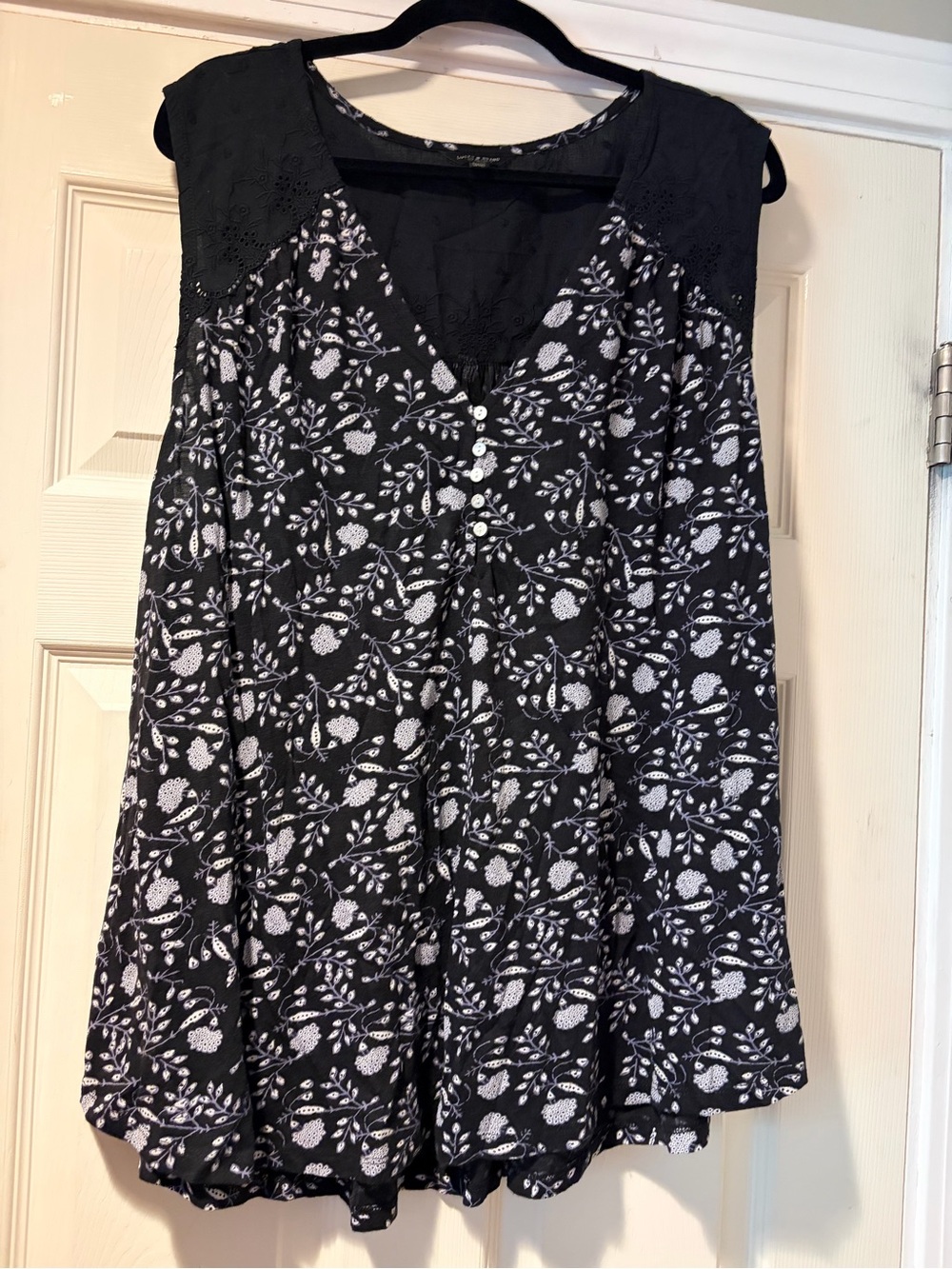 Lucky Brand Sleeveless Henley Top in Black 3X